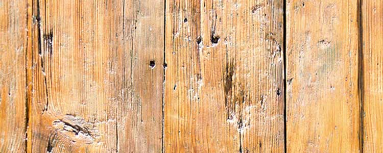 Comment reboucher un petit trou ou une fissure dans un parquet ?